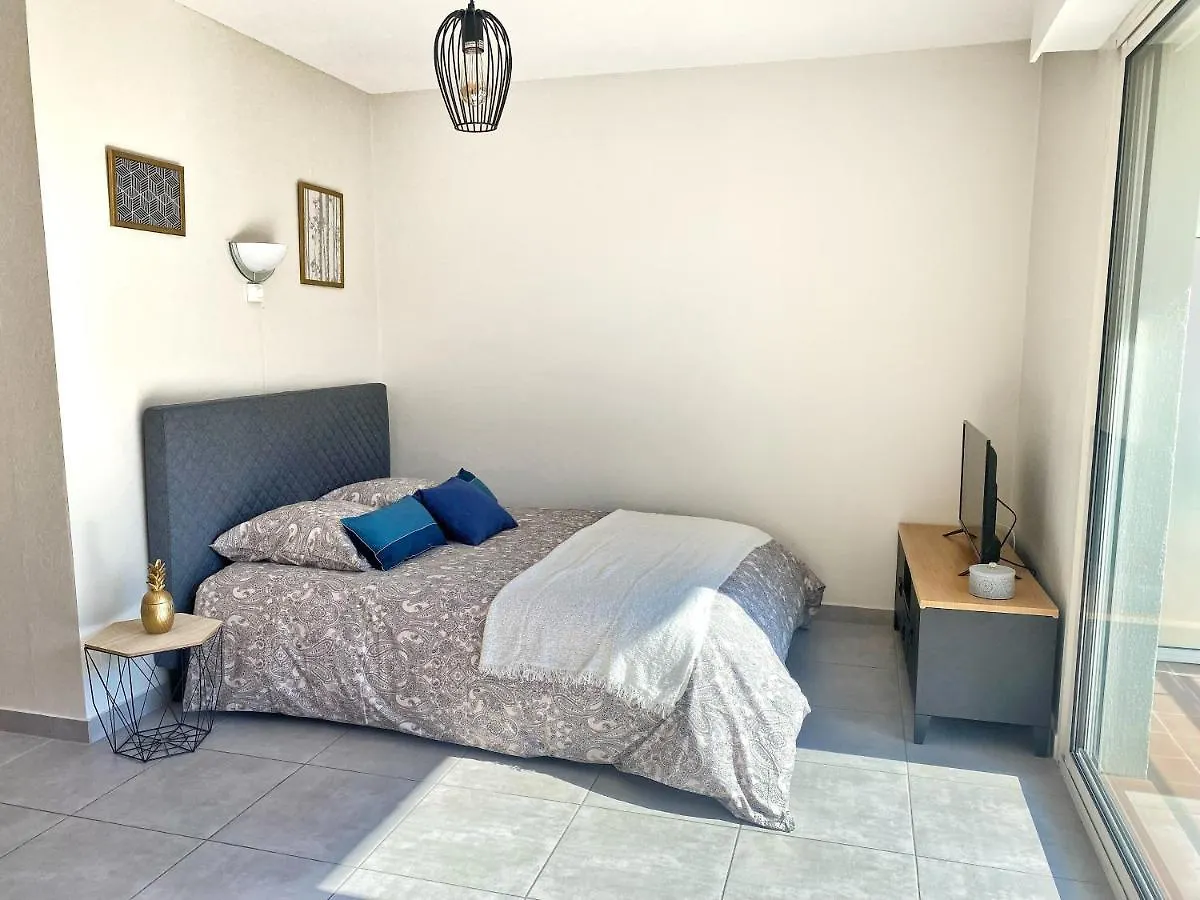 Villa Madeleine - Residence Services Seniors contacts