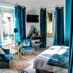 https://chez-fabrice.hotels-rhonealpes.com